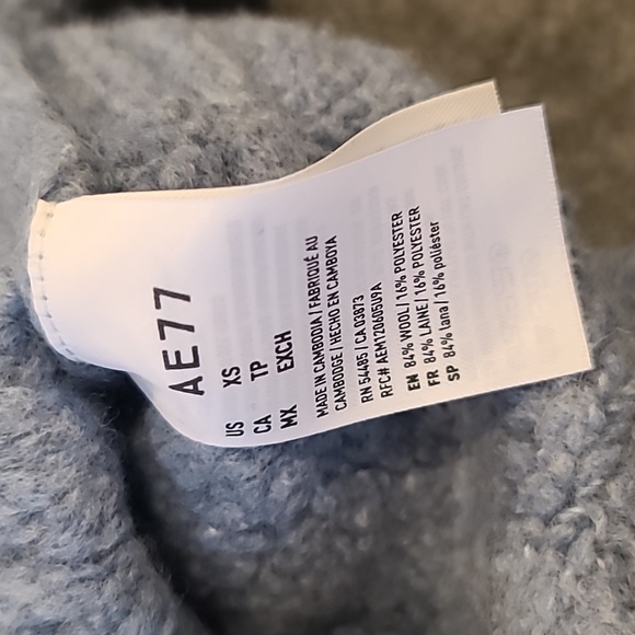 Excellent Cond. Light Blue AE 77 wool Sweater, XS, Crop, Cable Knit. Soft - Picture 9 of 9